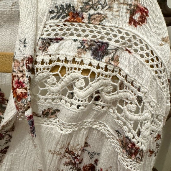 BOHO AMERICAN RAG CIE FLORAL BLOUSE - Picture 5 of 9